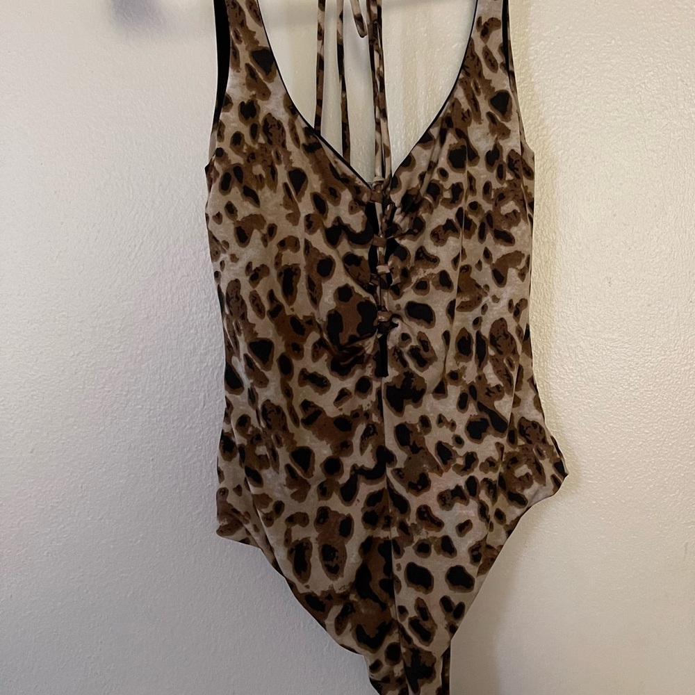 Leopard print tie up bodysuit sz Small